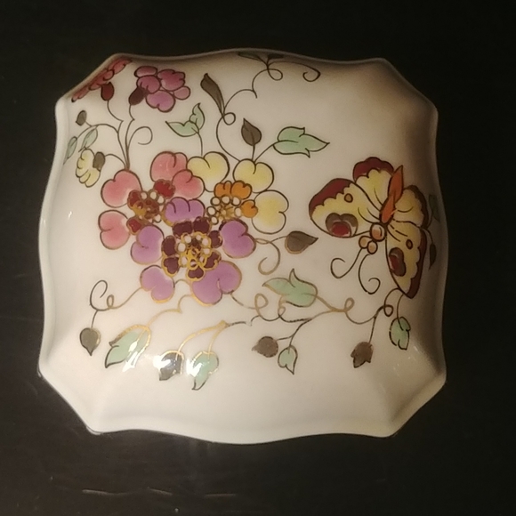 ZSOLNAY HUNGARY PORCELAIN TRINKET LIDED BOX - Picture 2 of 4